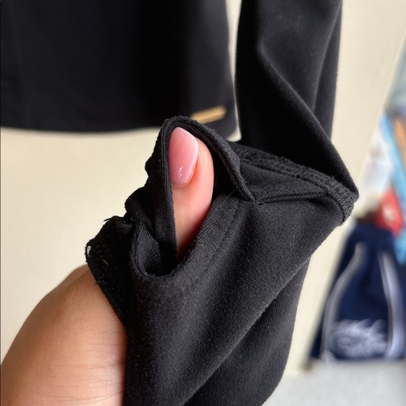 Alala Flyweight black long sleeve mesh hooded top - Picture 7 of 8